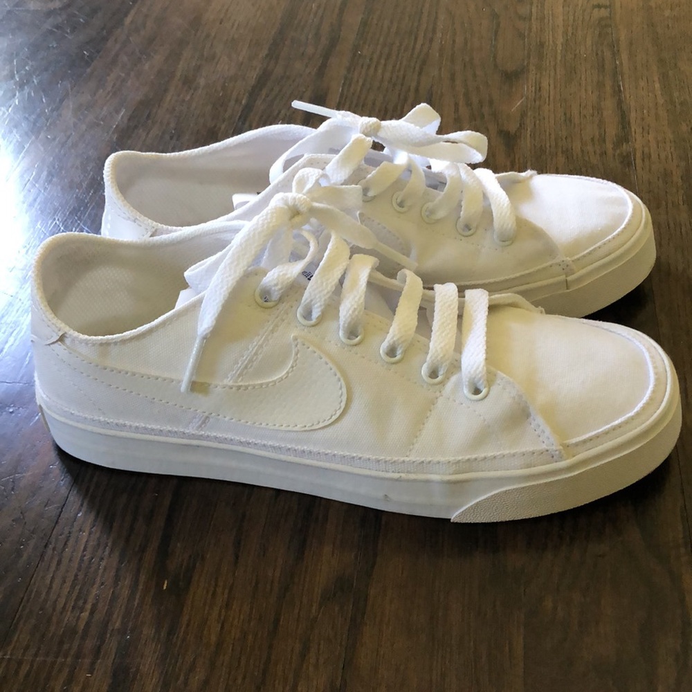 Nike Women’s Gymnastic Shoes White Sneakers- Size 6.5